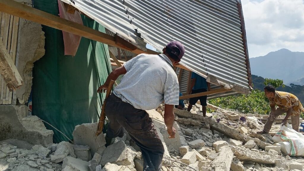 Powerful 7.7 earthquake strikes off Indonesia