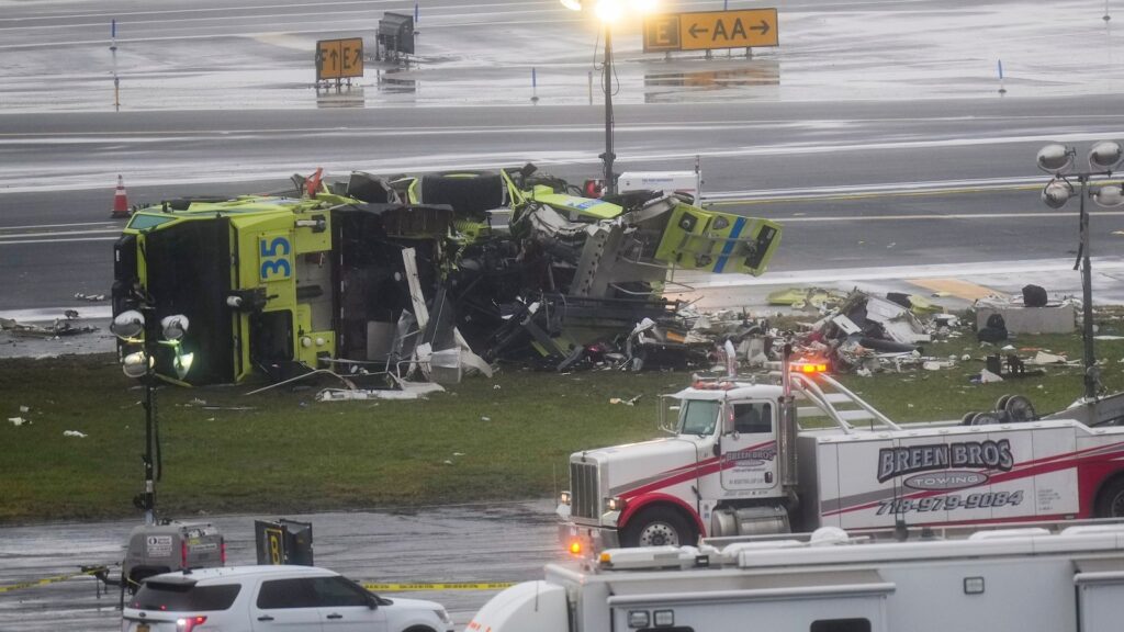 FAA looking to fire LaGuardia air traffic controllers after deadly March collision: Sources