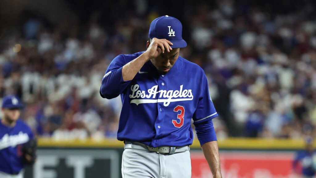 Dave Roberts reveals why Edwin Diaz is keeping his closer role