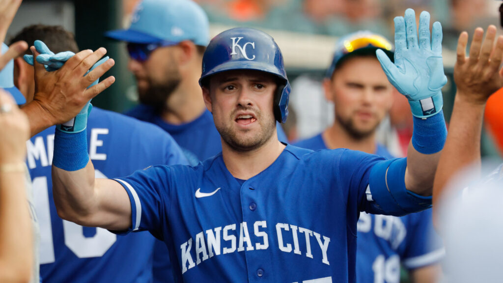 Braves get needed depth in trade with Royals