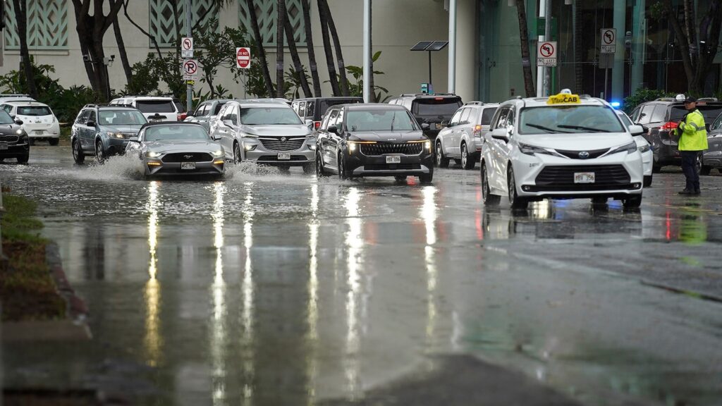Tropical Storm Moke develops, as Hawaii’s Big Island braces for more rain days after Hurricane Lala