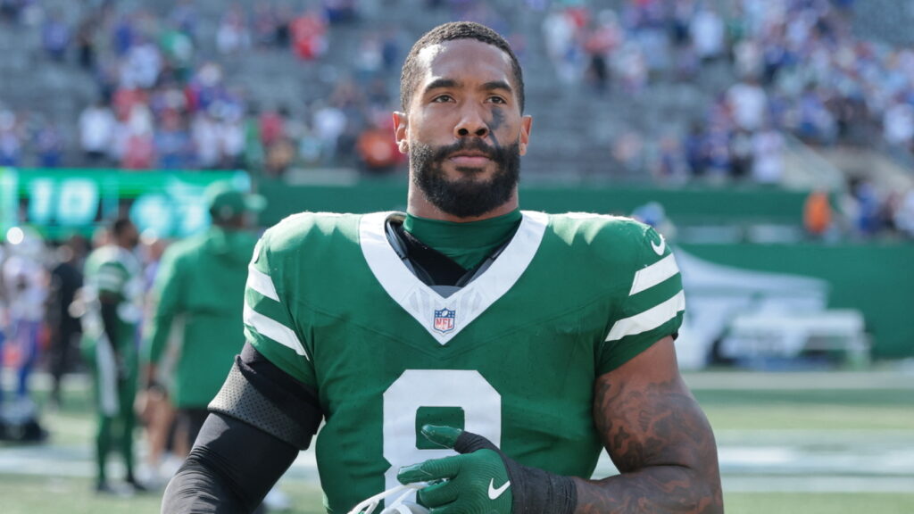 Jets grab two interceptions in preseason game