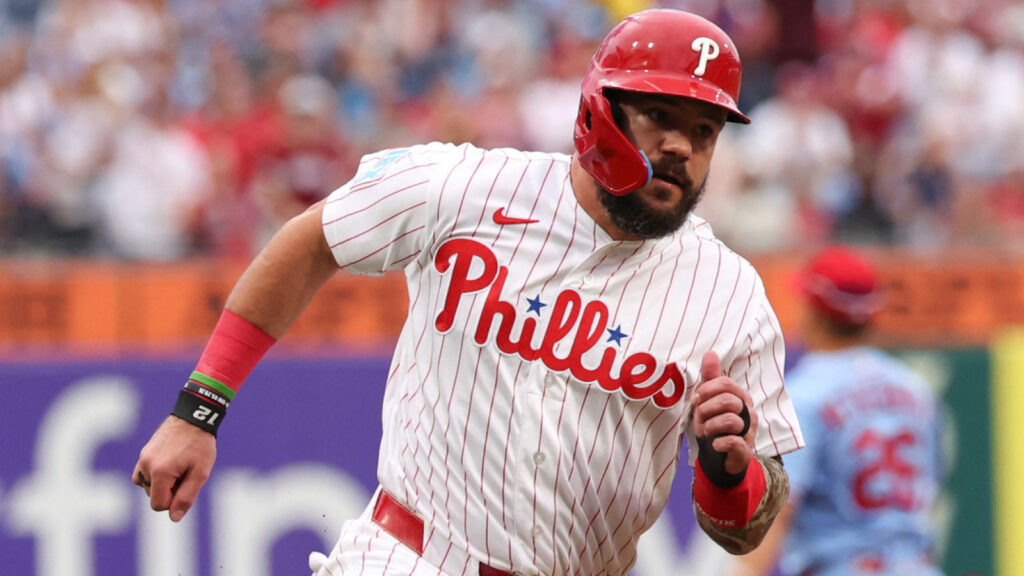 Phillies run winning streak to nine games thanks to six-run rally in ninth inning