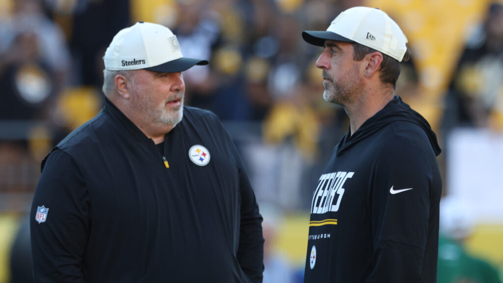 Aaron Rodgers seems to send message to Mike McCarthy after Patriots loss