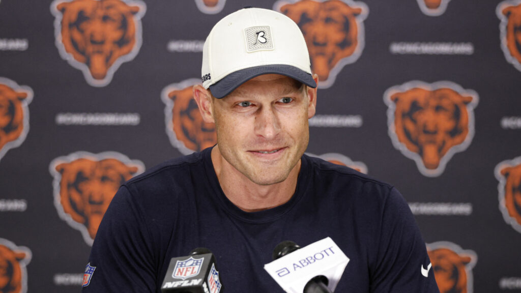 Bears may have to make stunning QB move after Bagent, Williams updates
