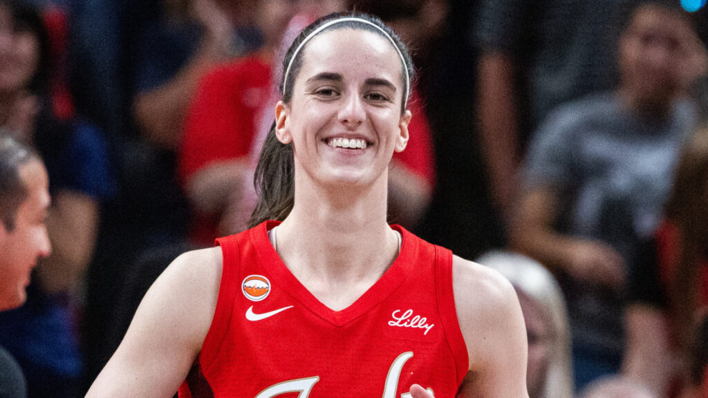 Caitlin Clark gets ultimate stamp of approval from WNBA legend