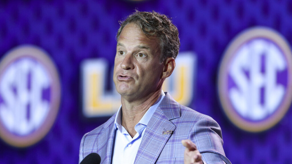 Could drama tank Lane Kiffin’s first season at LSU?
