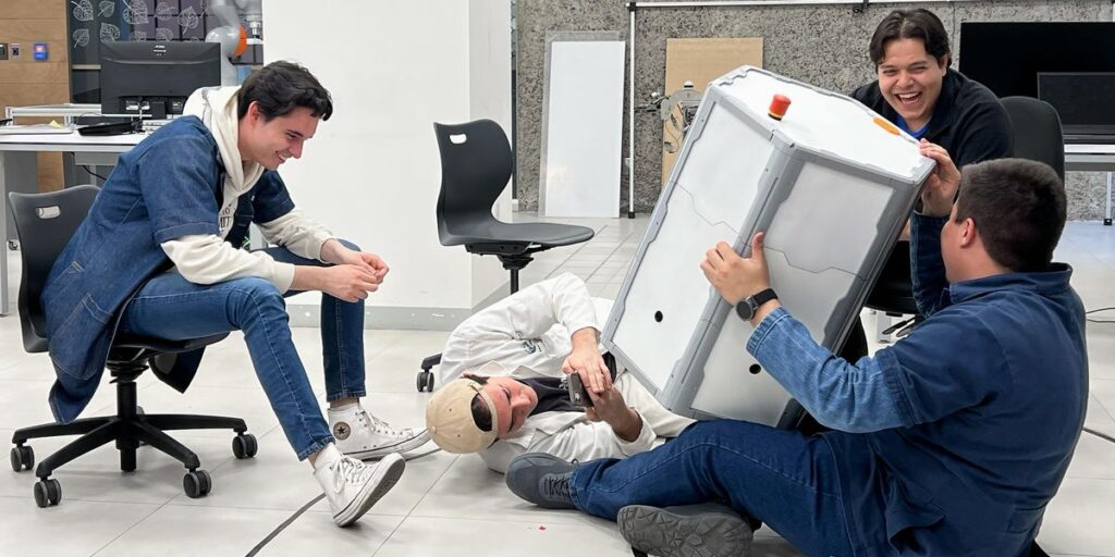 EPICS in IEEE Team Builds Portable Educational Platform