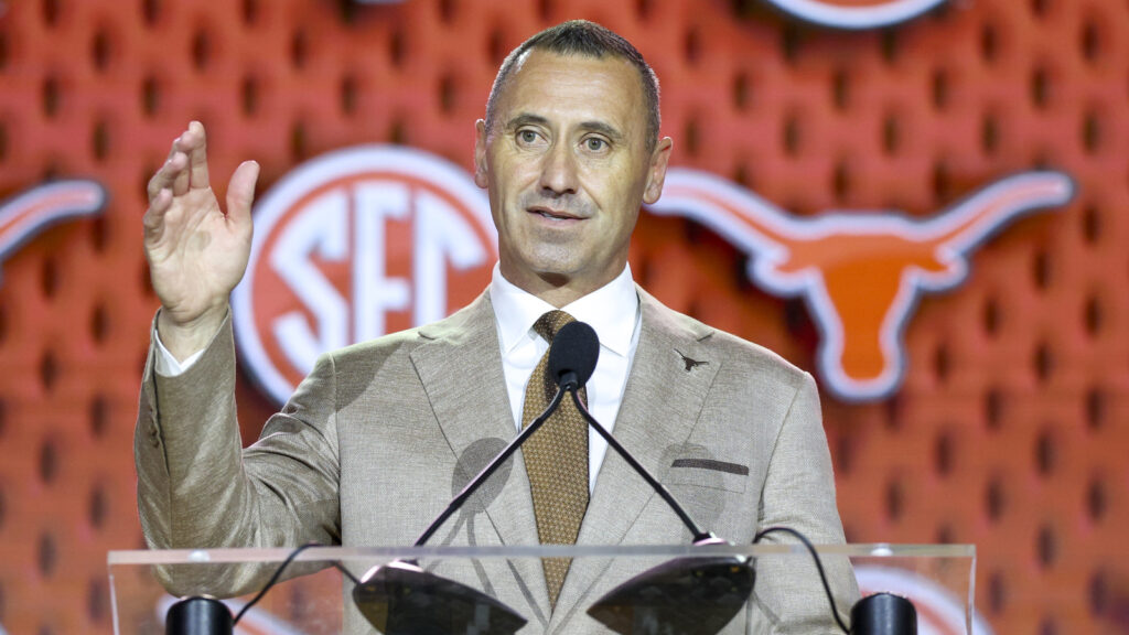 ESPN reporter looked livid after Steve Sarkisian blew her off