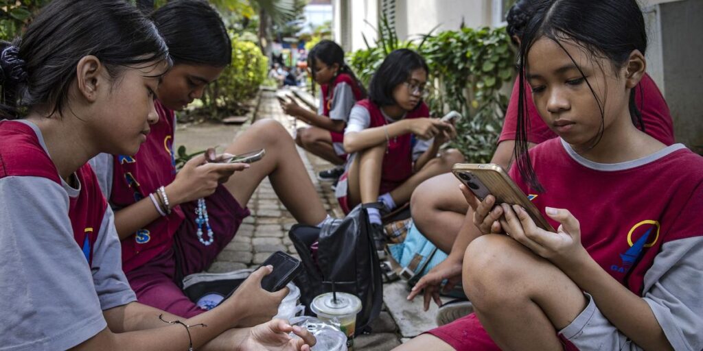 Countries Seek to Curb Social Media Addiction for Kids.