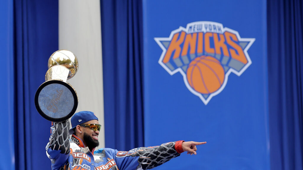 Watch: Boy sweetly thanks grandfather for Knicks title during 9/11 remembrance
