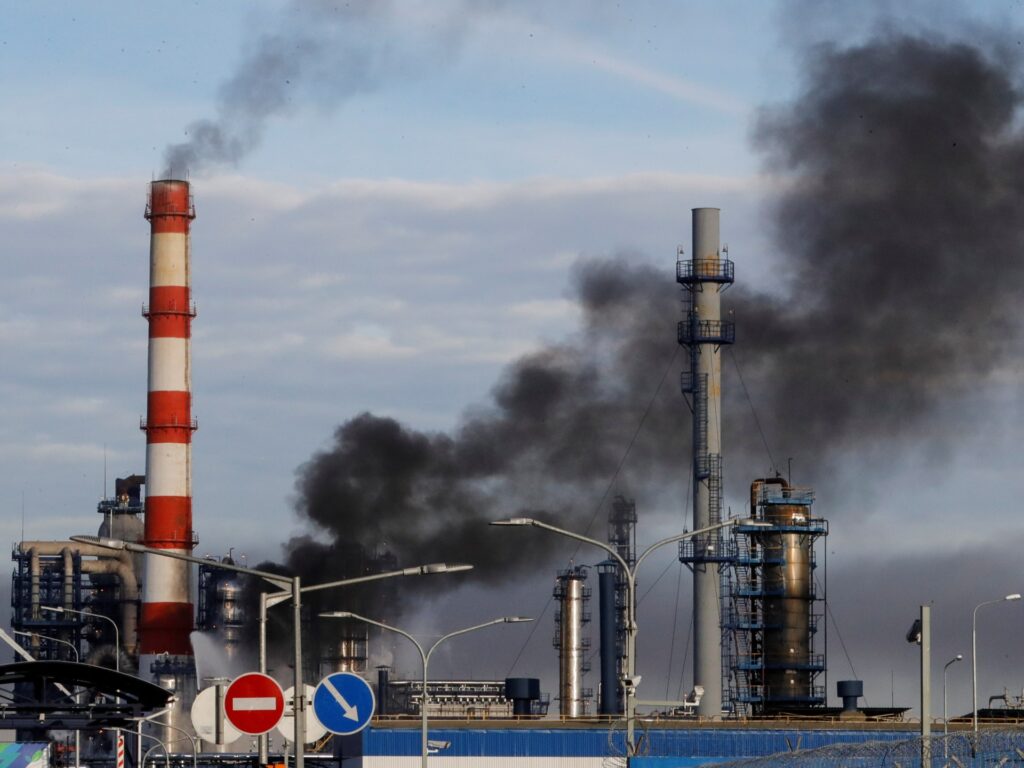 ‘Energy ceasefire’: What’s behind Trump’s love-hate ties to Russian oil? | Explainer News