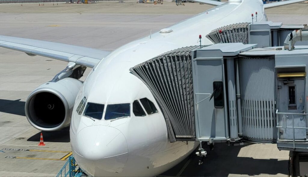 Over 580 Flights Delayed, 53 Canceled Amid U.S. Travel Chaos