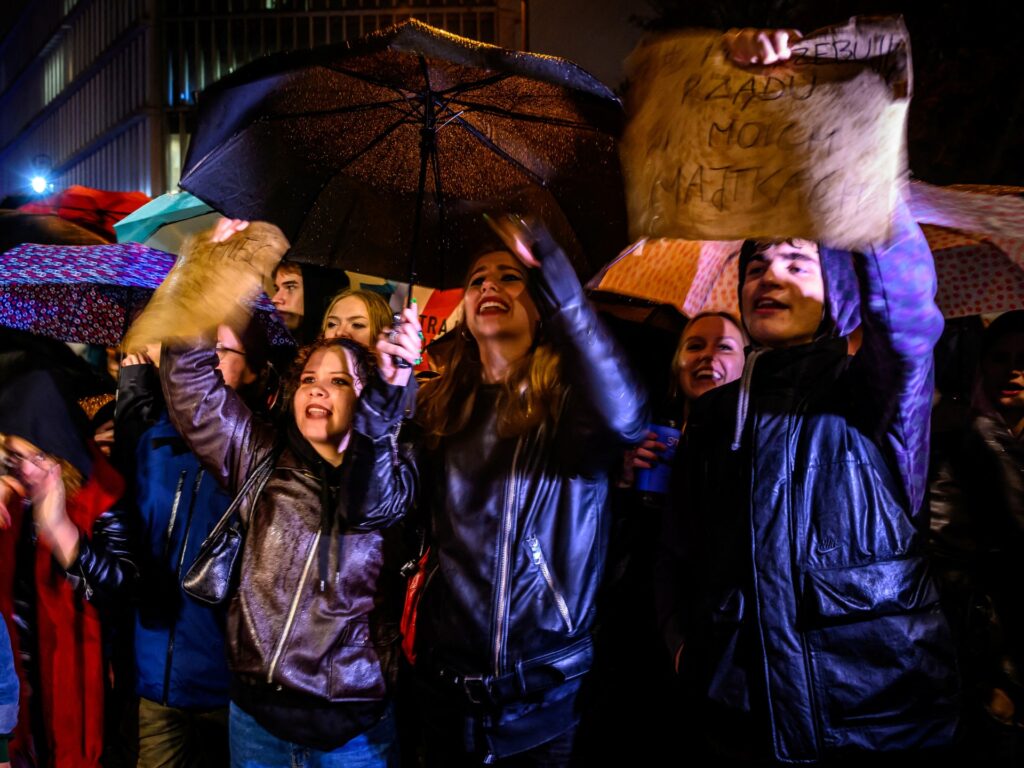 Thousands protest across Poland for access to free and legal abortions | Human Rights News
