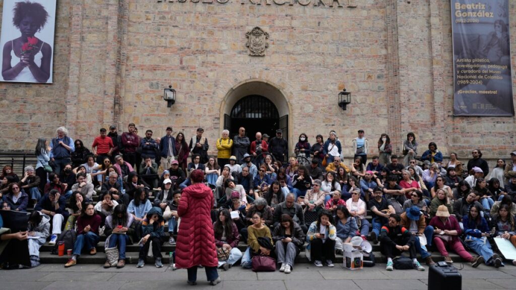 Colombian president purges National Museum of works promoting ‘communism’ | Arts and Culture News