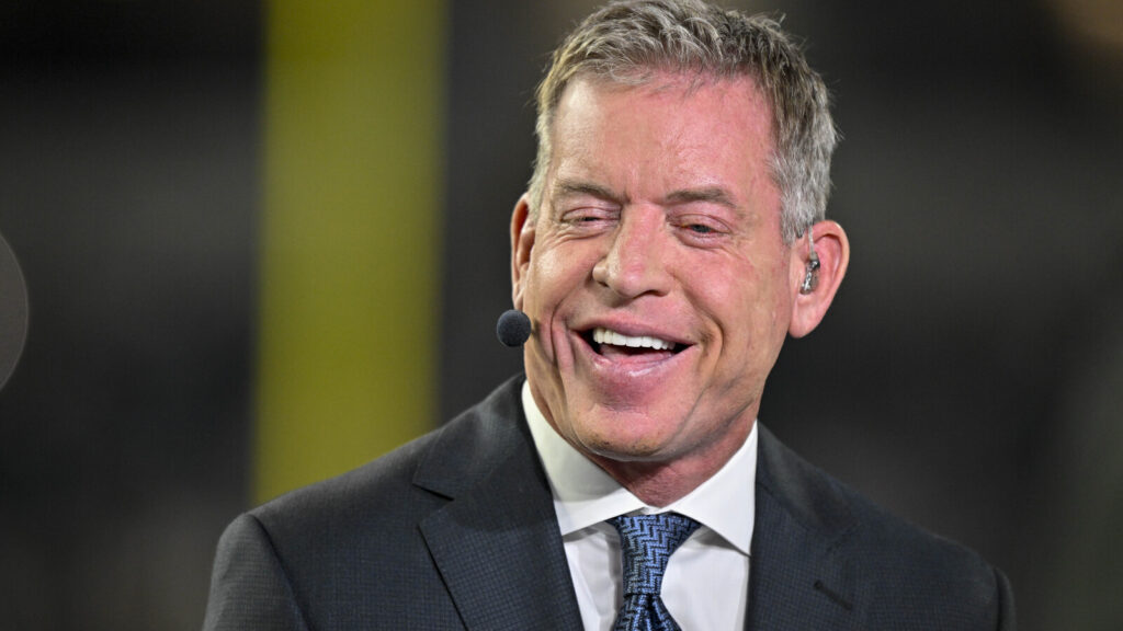 Troy Aikman sounds eager to work for 1 NFL team