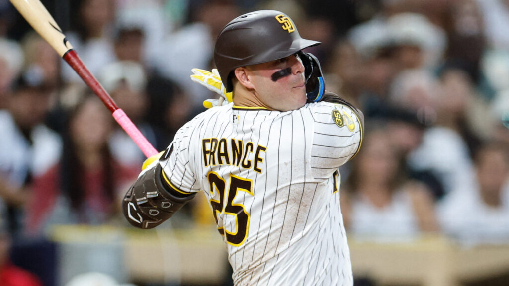 Stadium roof ends up being MVP for Brewers in win over Padres