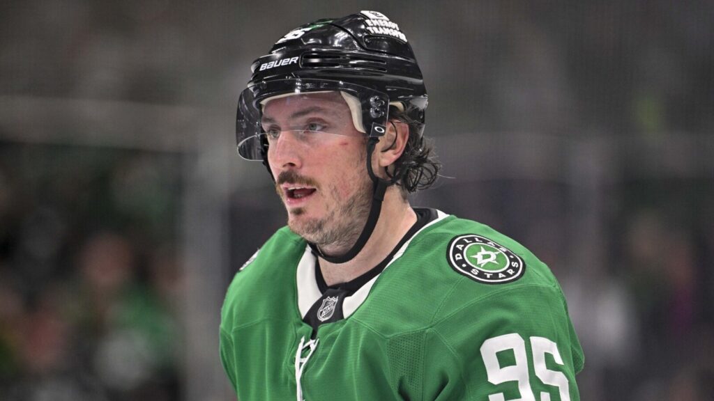Stars’ Duchene expected to miss three months following core surgery